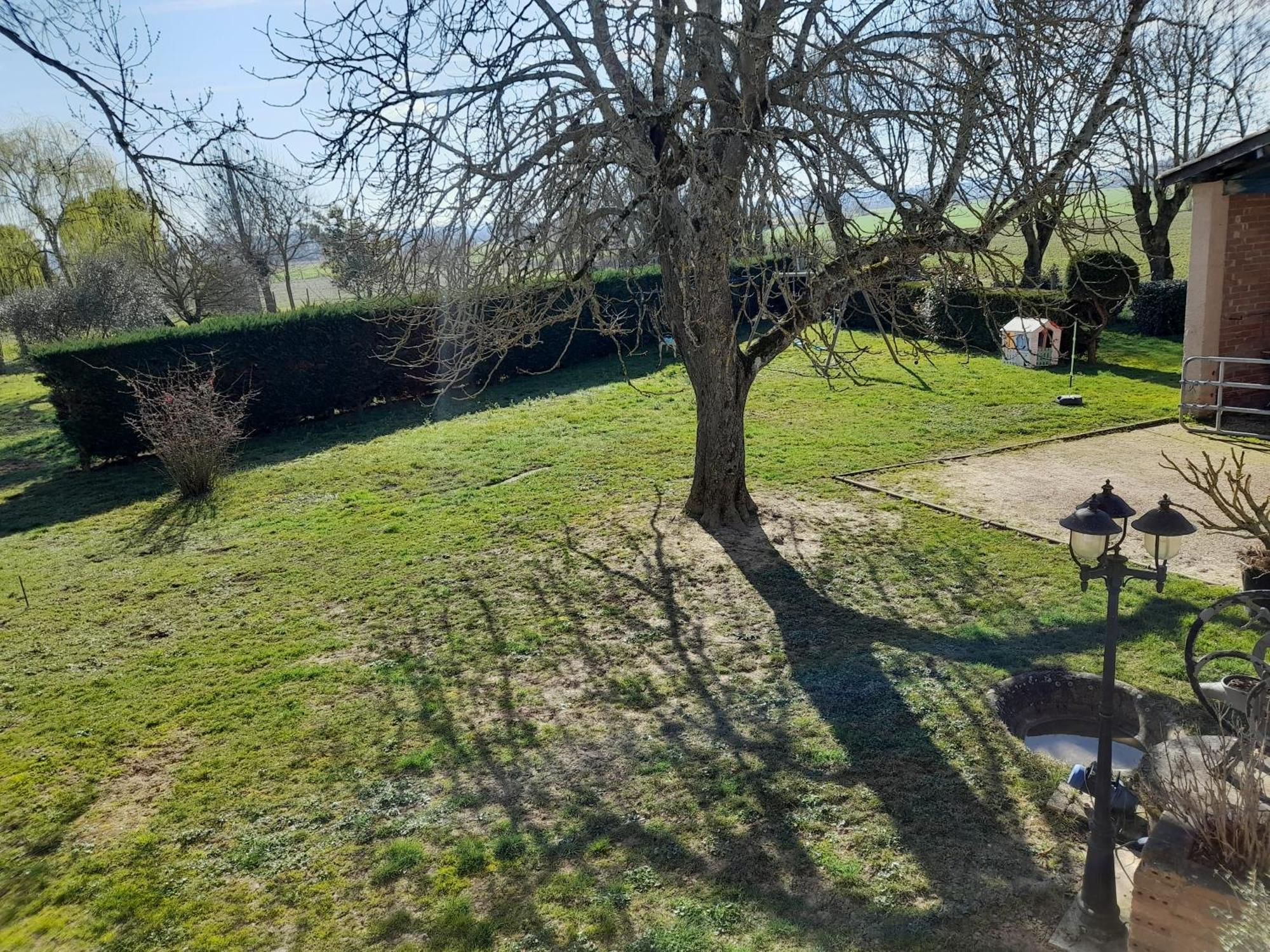 A La Campagne Avec Jardin Et Piscine * Brens (Tarn)